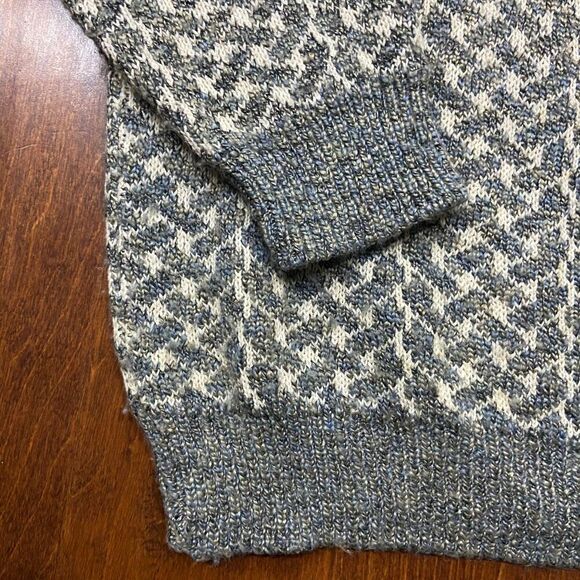 New Dimensions Vintage Gray Cream Crewneck Acrylic Sweater Men's Size Medium - Picture 4 of 8